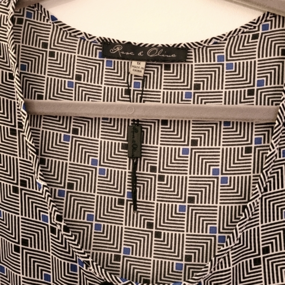 Rose & Olive Sleeveless Top, white/blue/black with Crochet Accent, Size 1X - Picture 2 of 4
